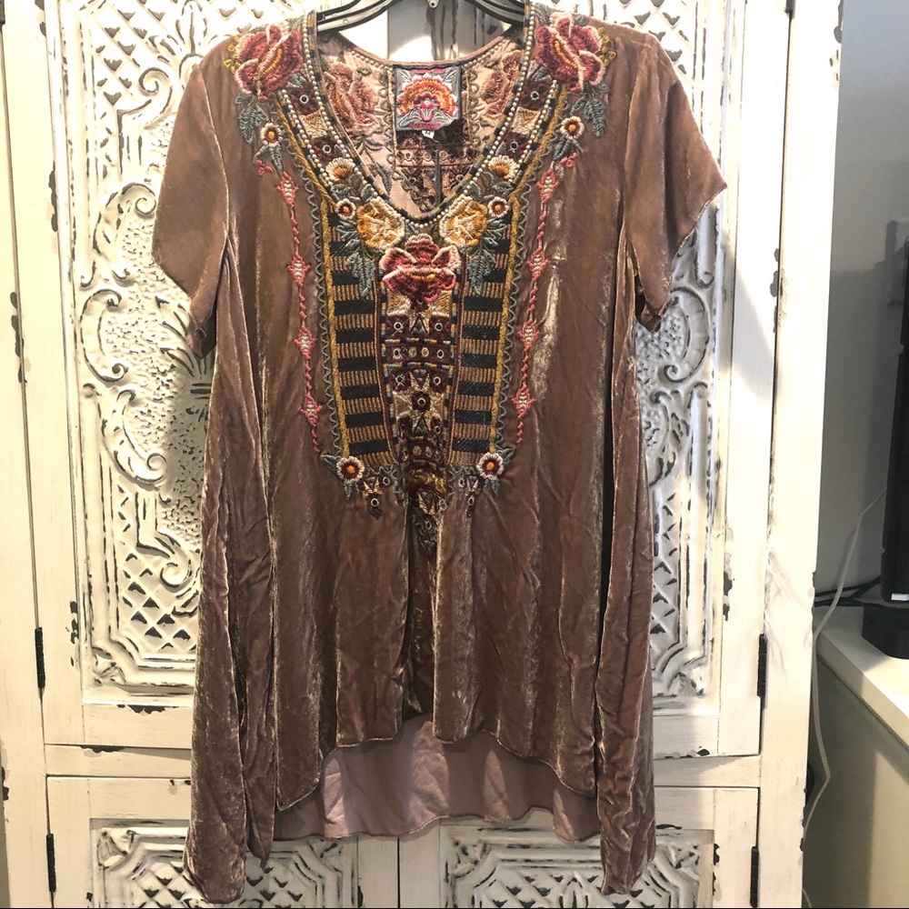 Johnny Was mauve velvet embroidered top NWT size M